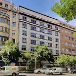Luxury Central Apartment R161