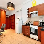 Luxury Central Apartment R161